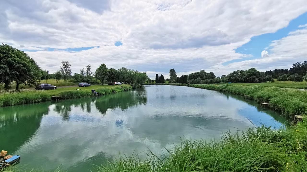 Mainline Match Backs Grant Albutt and Moorlands Farm